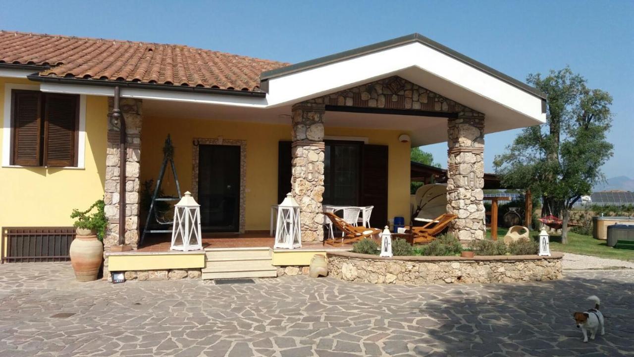 Crisam Bed and Breakfast Sabaudia Exterior foto